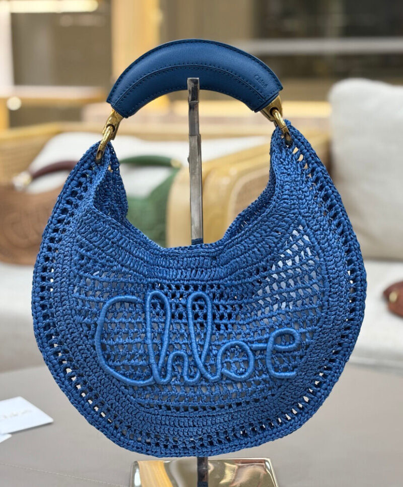 Chloe Summer Banana Hobo Bag In Raffia